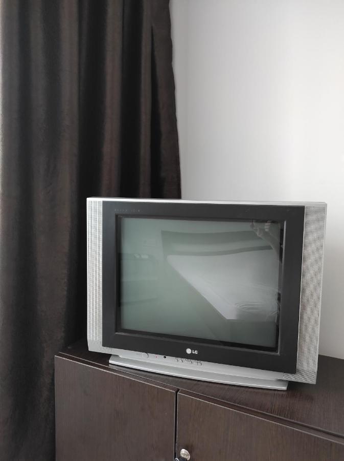 2 Комнатная С Новым Ремонтом, Кондиционером, В Самом Центре Rivne Bagian luar foto