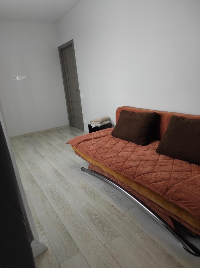 2 Комнатная С Новым Ремонтом, Кондиционером, В Самом Центре Rivne Bagian luar foto